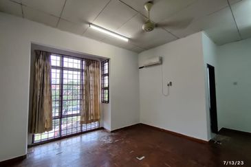 Bandar Laguna Merbok