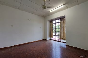 Bandar Laguna Merbok