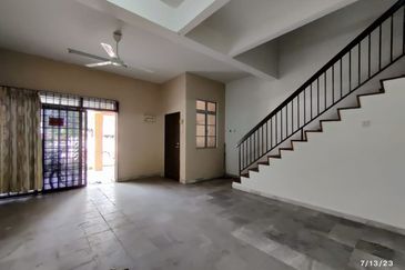 Bandar Laguna Merbok