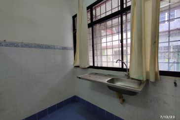 Bandar Laguna Merbok