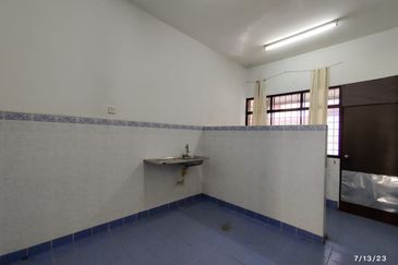 Bandar Laguna Merbok