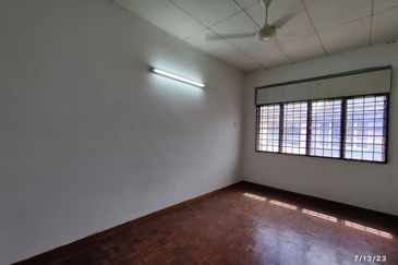 Bandar Laguna Merbok