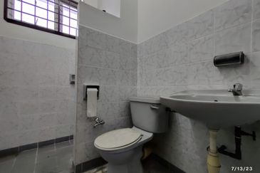 Bandar Laguna Merbok