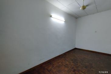 Bandar Laguna Merbok