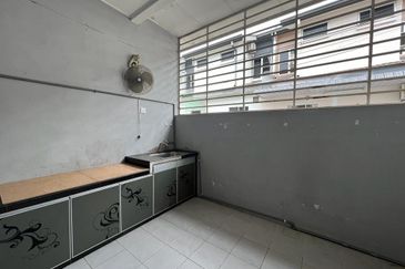 Bandar Laguna Merbok