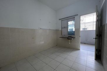 Bandar Laguna Merbok