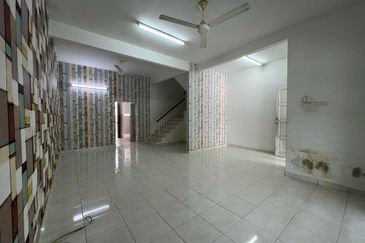 Bandar Laguna Merbok