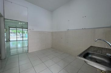 Bandar Laguna Merbok