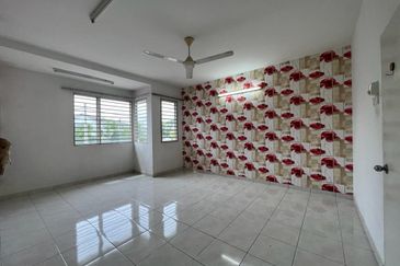 Bandar Laguna Merbok