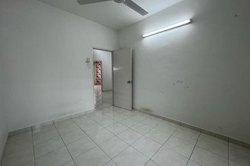 Bandar Laguna Merbok