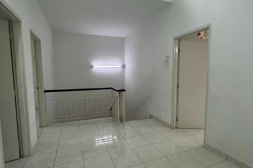 Bandar Laguna Merbok