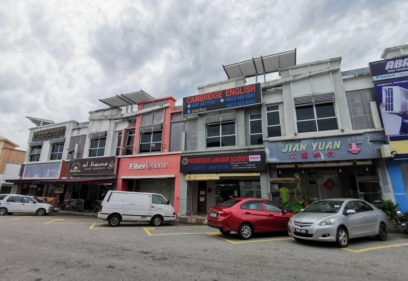 Bandar Laguna Merbok