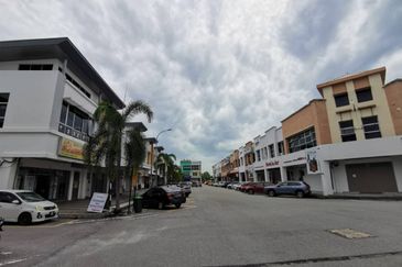 Bandar Laguna Merbok
