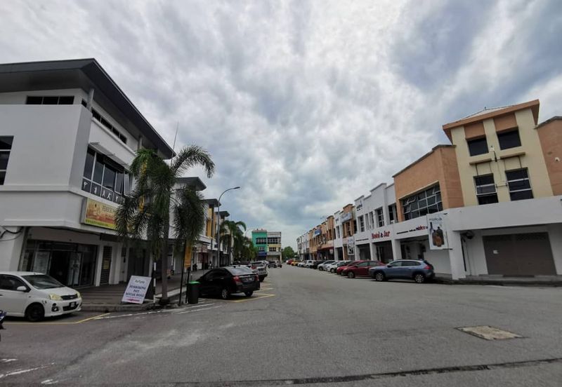 Bandar Laguna Merbok