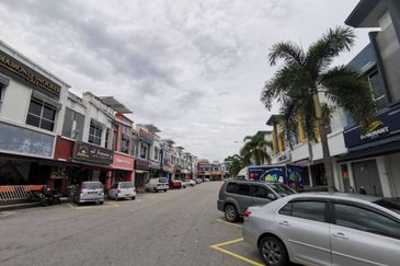 Bandar Laguna Merbok