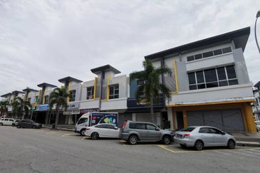 Bandar Laguna Merbok