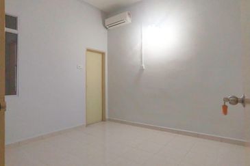 Bandar Laguna Merbok