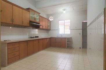 Bandar Laguna Merbok