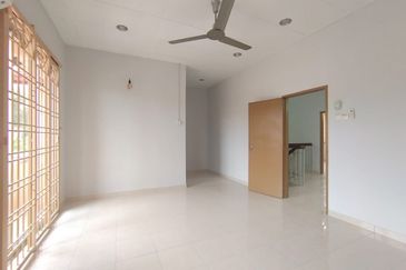 Bandar Laguna Merbok