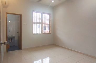 Bandar Laguna Merbok