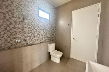 Sierra, Bukit Banyan