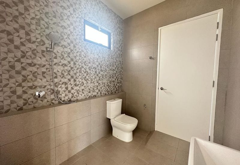 Sierra, Bukit Banyan