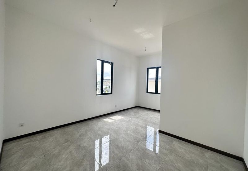 Sierra, Bukit Banyan