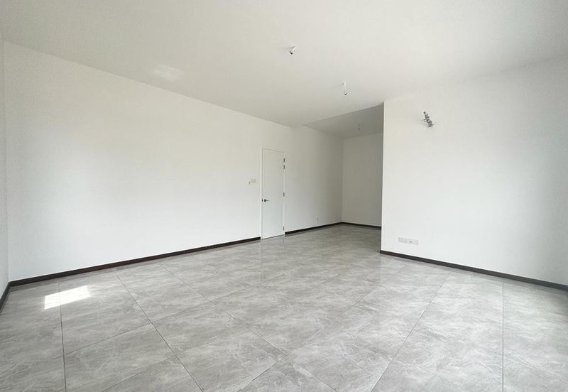 Sierra, Bukit Banyan