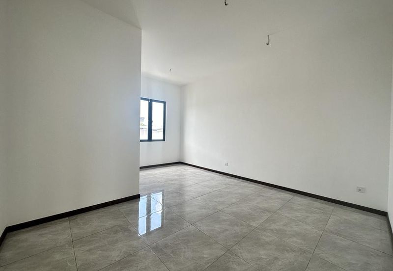 Sierra, Bukit Banyan