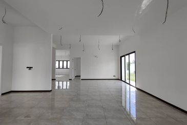 Sierra, Bukit Banyan