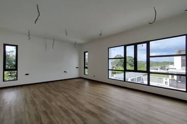 Sierra, Bukit Banyan