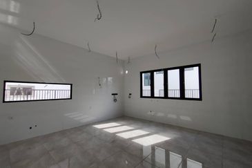 Sierra, Bukit Banyan