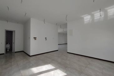 Sierra, Bukit Banyan