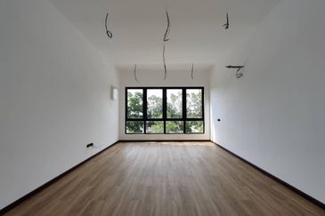 Sierra, Bukit Banyan