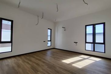 Sierra, Bukit Banyan