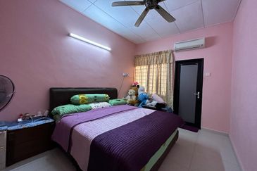 Bandar Laguna Merbok