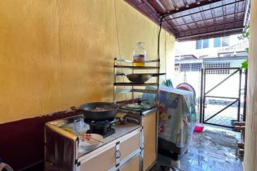 Bandar Laguna Merbok