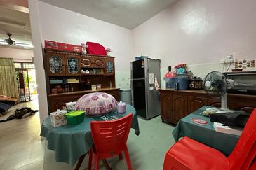 Bandar Laguna Merbok