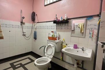 Bandar Laguna Merbok