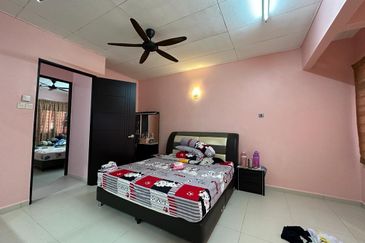 Bandar Laguna Merbok