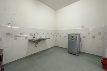 Bandar Laguna Merbok