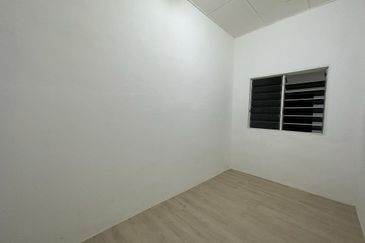 TAMAN KELISA RIA FASA 1