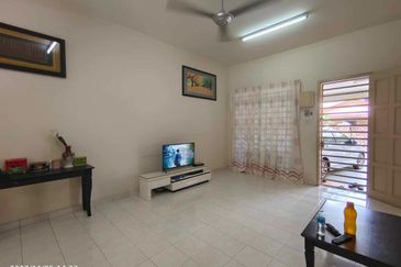 Bandar Laguna Merbok