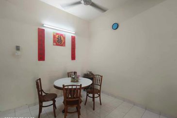 Bandar Laguna Merbok