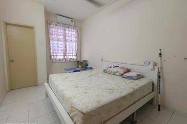 Bandar Laguna Merbok