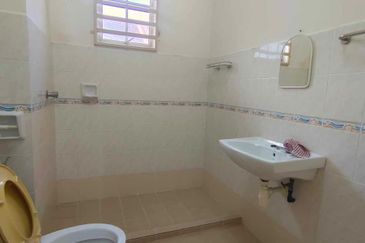 Bandar Laguna Merbok