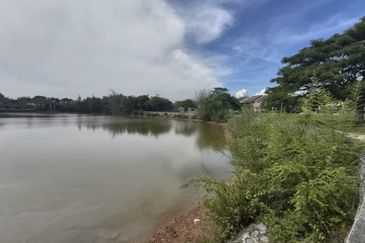 BANDAR LAGUNA MERBOK (SESEBUAH)
