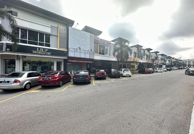 Bandar Laguna Merbok