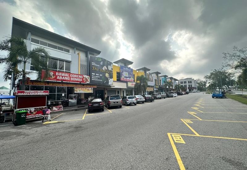 Bandar Laguna Merbok