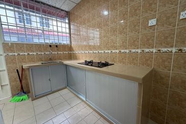 BANDAR LAGUNA MERBOK (TERES)